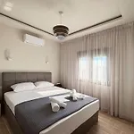 Cozyluxury Escapes - Luxury #est 2025 Nea Kallikrateia