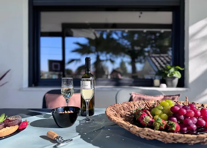 Cozyluxury Escapes - Luxury #est 2025 Nea Kallikrateia